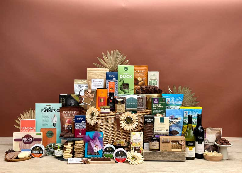 Emerald Ultimate Mixed Irish Hamper
